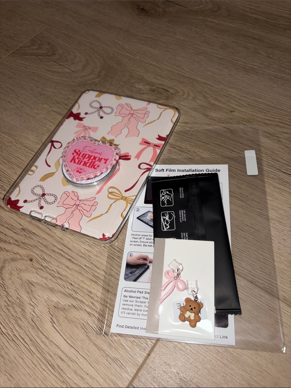Kindle Colorsoft Accessory Bundle - Picture 5 of 6